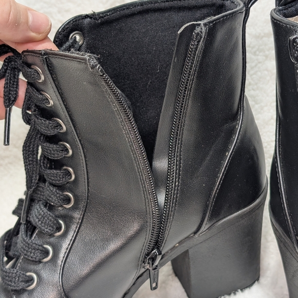 Time and Tru Women's 8 Black Lace-Up Zipper Boots Moto Combat Goth Biker - Picture 7 of 9